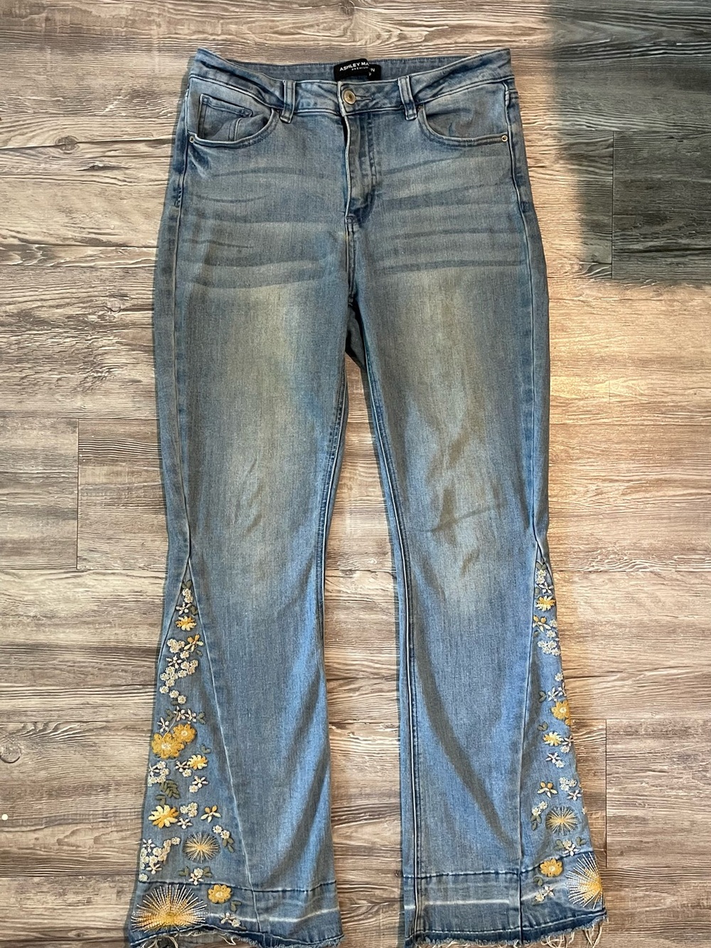 Ashley Mason : Embroidered Floral Flare Jeans!!